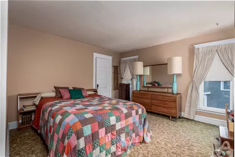 Bedroom - 123 E Van Buren St, Ottawa, IL 61350 photo 3 of 4
