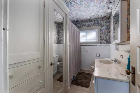 Bath - 123 E Van Buren St, Ottawa, IL 61350 photo 1 of 1