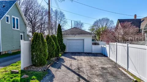 Exterior - 123 E Van Buren St, Ottawa, IL 61350 photo 9 of 11