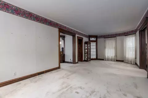 Exterior - 123 E Van Buren St, Ottawa, IL 61350 photo 4 of 11