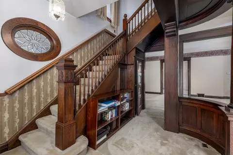 Entry Way - 123 E Van Buren St, Ottawa, IL 61350 photo 1 of 1