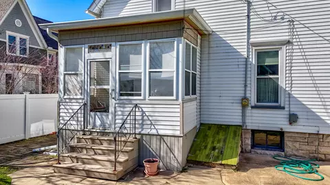 Exterior - 123 E Van Buren St, Ottawa, IL 61350 photo 6 of 11