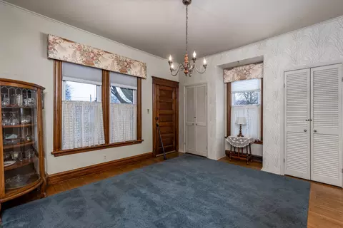 Bedroom - 123 E Van Buren St, Ottawa, IL 61350 photo 2 of 4