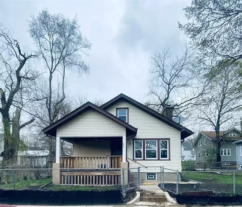 1611 Andrews St, Rockford, IL 61101