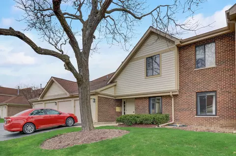 937 E Kings Row #3, Palatine, IL 60074