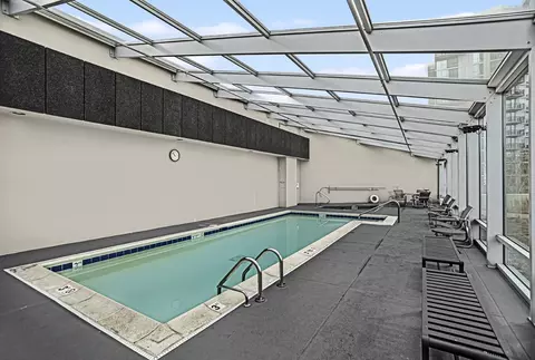 Exterior - 1720 Maple Ave #2130, Evanston, IL 60201 photo 4 of 4