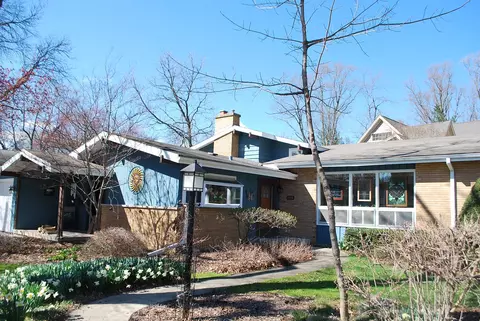1116 Golf Ln, Wheaton, IL 60189