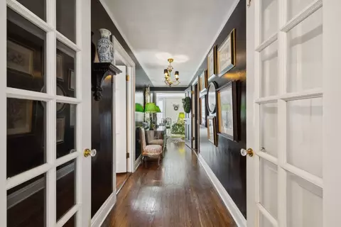 Entry Way - 210 E Pearson St #2D, Chicago, IL 60611 photo 3 of 3