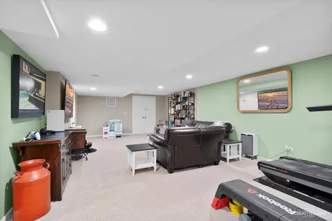 Living - 1935 Gardner Cir E, Aurora, IL 60503 photo 6 of 8