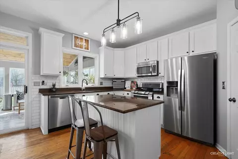 Kitchen - 1935 Gardner Cir E, Aurora, IL 60503 photo 2 of 3