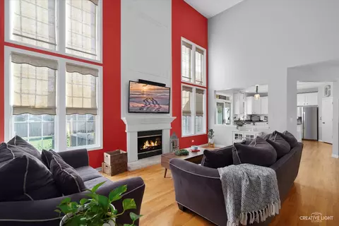 Living - 1935 Gardner Cir E, Aurora, IL 60503 photo 2 of 8