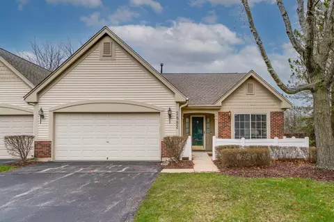 2882 N Augusta Dr, Wadsworth, IL 60083