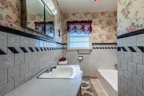 Bath - 633 S Park St, Sheffield, IL 61361 photo 1 of 1
