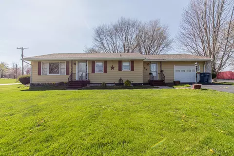 Exterior - 633 S Park St, Sheffield, IL 61361 photo 12 of 12