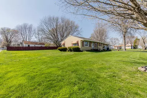 633 S Park St, Sheffield, IL 61361
