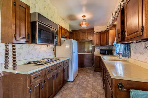 Kitchen - 633 S Park St, Sheffield, IL 61361 photo 2 of 4