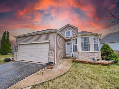 1708 Lake Pointe Dr, Plainfield, IL 60586
