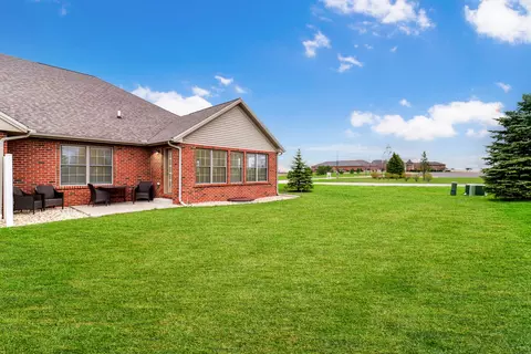 Exterior - 1425 Pine Forest Dr, Normal, IL 61761 photo 9 of 10