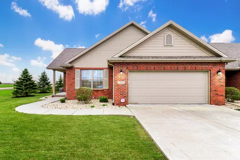 Exterior - 1425 Pine Forest Dr, Normal, IL 61761 photo 6 of 10
