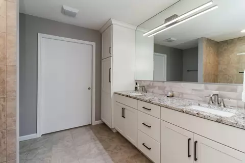 Bath - 1425 Pine Forest Dr, Normal, IL 61761 photo 1 of 5