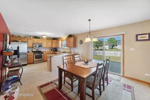 Dining - 1539 Sawgrass Ln, Beecher, IL 60401 photo 1 of 2