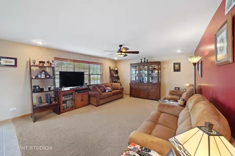 Living - 1539 Sawgrass Ln, Beecher, IL 60401 photo 2 of 3