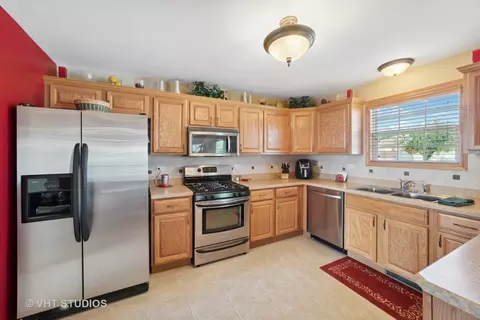 Kitchen - 1539 Sawgrass Ln, Beecher, IL 60401 photo 1 of 3