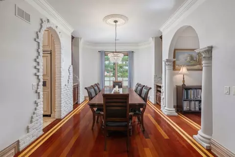 Dining - 720 Willow Rd, Naperville, IL 60540 photo 3 of 4