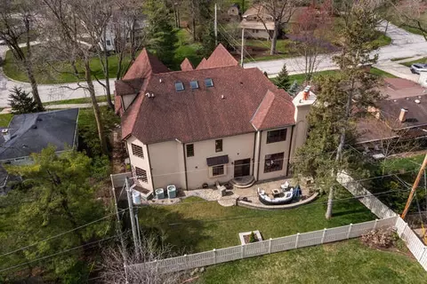 View/Area - 720 Willow Rd, Naperville, IL 60540 photo 1 of 4