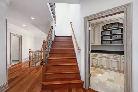 Entry Way - 720 Willow Rd, Naperville, IL 60540 photo 7 of 8