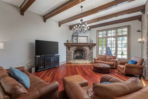 Living - 720 Willow Rd, Naperville, IL 60540 photo 1 of 4