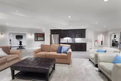 Living - 720 Willow Rd, Naperville, IL 60540 photo 4 of 4