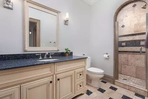 Bath - 720 Willow Rd, Naperville, IL 60540 photo 8 of 9