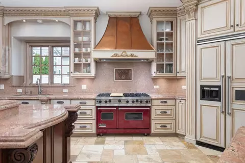Kitchen - 720 Willow Rd, Naperville, IL 60540 photo 2 of 5