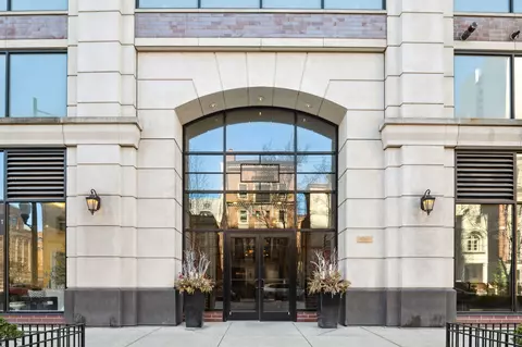 451 W Huron St #605, Chicago, IL 60654