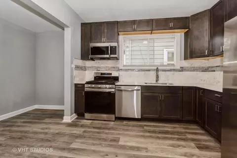 10747 S Forest Ave, Chicago, IL 60628 photo 4