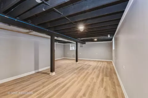 10747 S Forest Ave, Chicago, IL 60628 photo 13