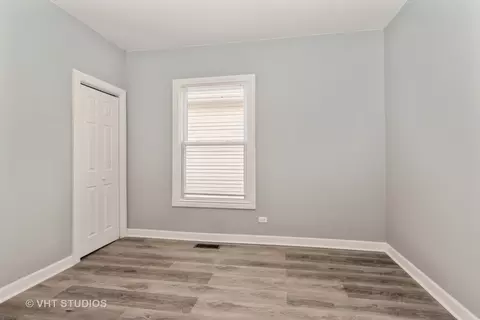 10747 S Forest Ave, Chicago, IL 60628 photo 6