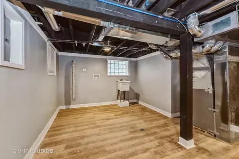 10747 S Forest Ave, Chicago, IL 60628 photo 15