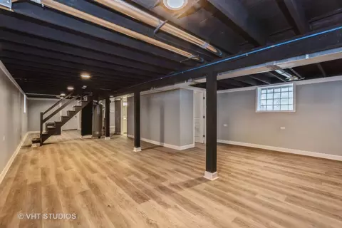 10747 S Forest Ave, Chicago, IL 60628 photo 14