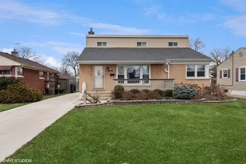224 W Adams St, Villa Park, IL 60181