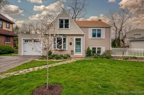 384 Lorraine St, Glen Ellyn, IL 60137