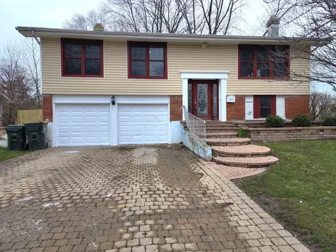 1490 Bedford Rd, Hoffman Estates, IL 60195