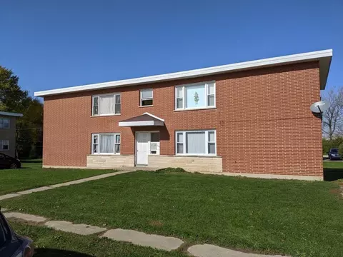 604 W Avilon Ave, Round Lake, IL 60073