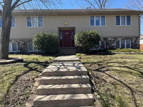 301 N 15th St, Saint Charles, IL 60174