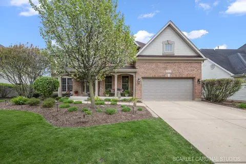 2431 Angela Ln, Aurora, IL 60502