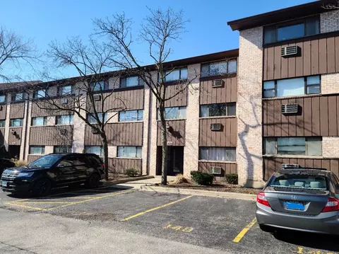 4428 Arbor Cir #4, Downers Grove, IL 60515