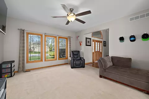 Living - 1485 Stonegate Rd, Algonquin, IL 60102 photo 2 of 7