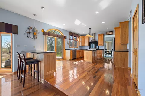 Kitchen - 1485 Stonegate Rd, Algonquin, IL 60102 photo 3 of 3