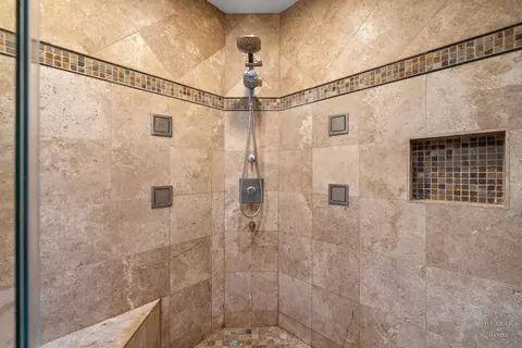 Bath - 1485 Stonegate Rd, Algonquin, IL 60102 photo 6 of 7